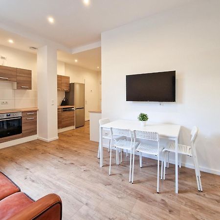 Raj Living - 1 Or 3 Room Apartments - 20 Min Messe Dus And Old Town Dus 뒤셀도르프 외부 사진