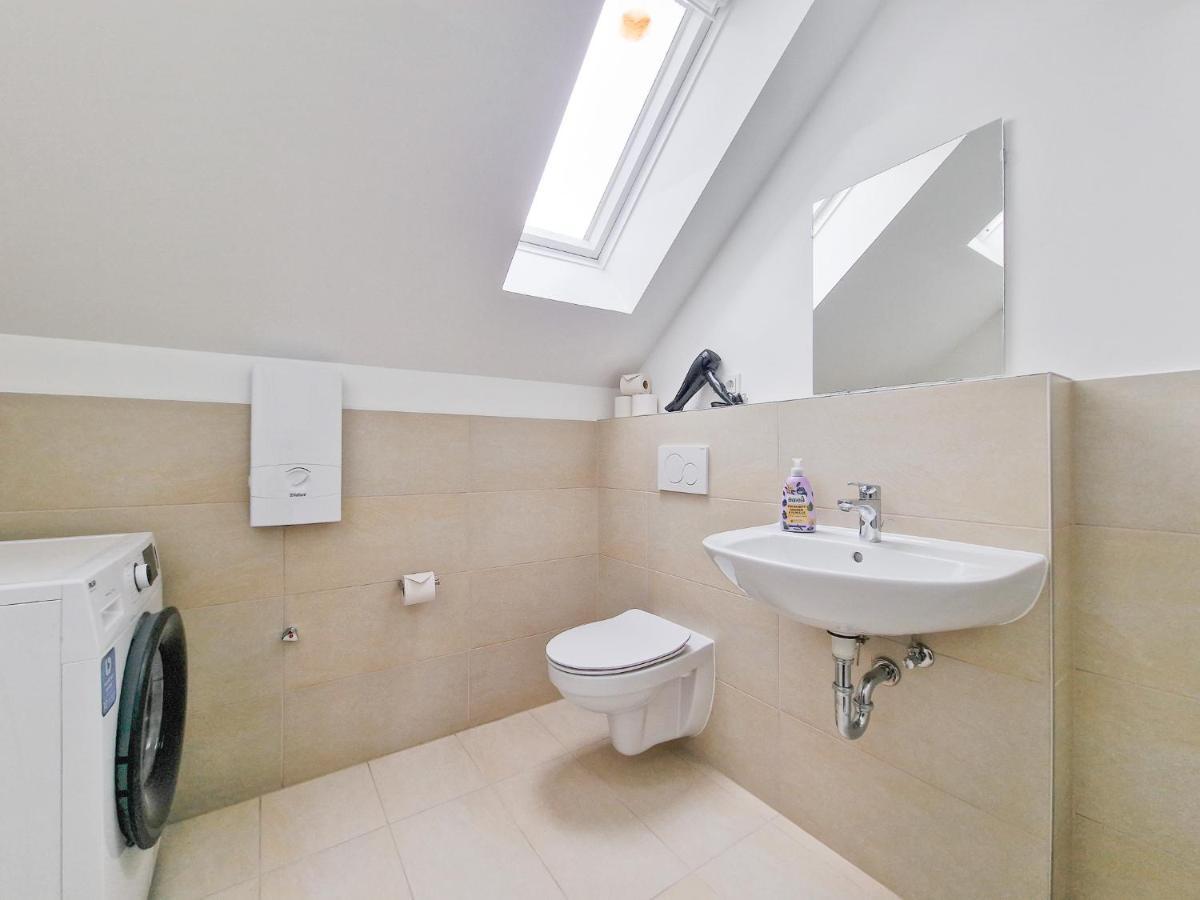 Raj Living - 1 Or 3 Room Apartments - 20 Min Messe Dus And Old Town Dus 뒤셀도르프 외부 사진