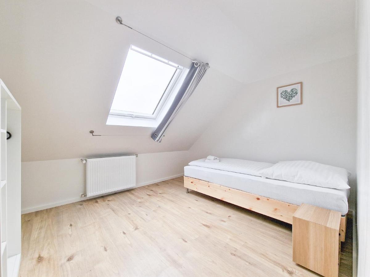 Raj Living - 1 Or 3 Room Apartments - 20 Min Messe Dus And Old Town Dus 뒤셀도르프 외부 사진