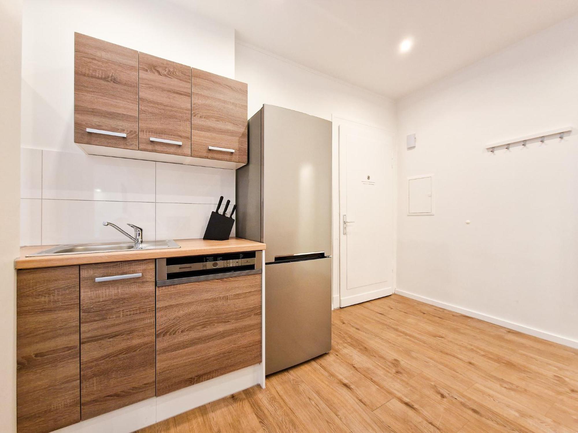 Raj Living - 1 Or 3 Room Apartments - 20 Min Messe Dus And Old Town Dus 뒤셀도르프 외부 사진